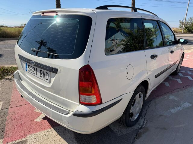 FORD FOCUS TREND ESTATE 1.6 AUTO SPANISH LHD IN SPAIN 125000 MILES SUPER 2002